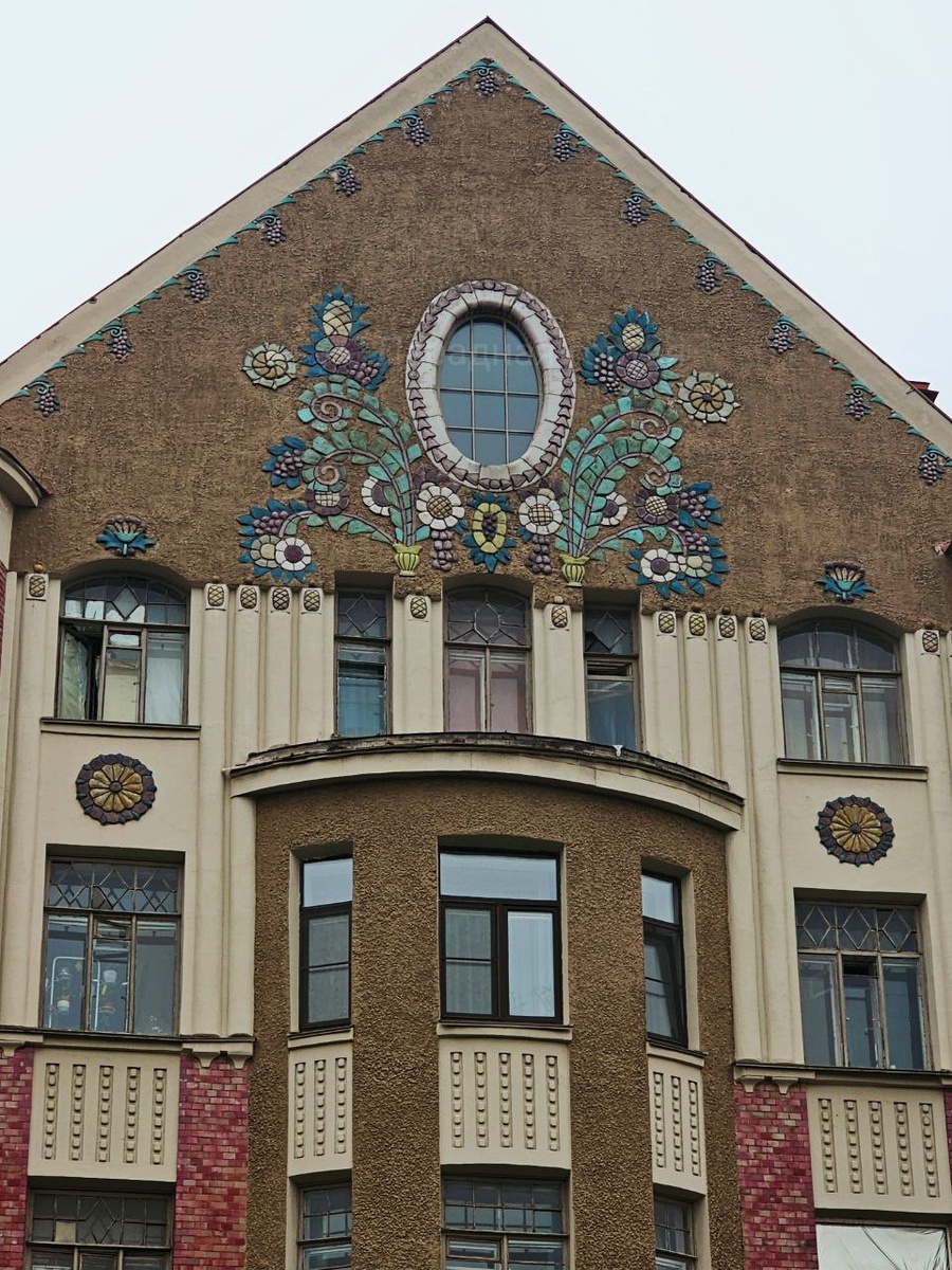 Пройти мимо такой красоты сложно. Фото: Парадная гостья