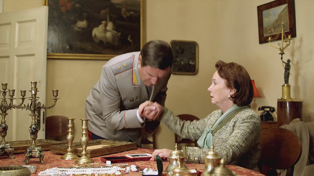 "Прошу, ясновельможная пани, ручку поцеловать."