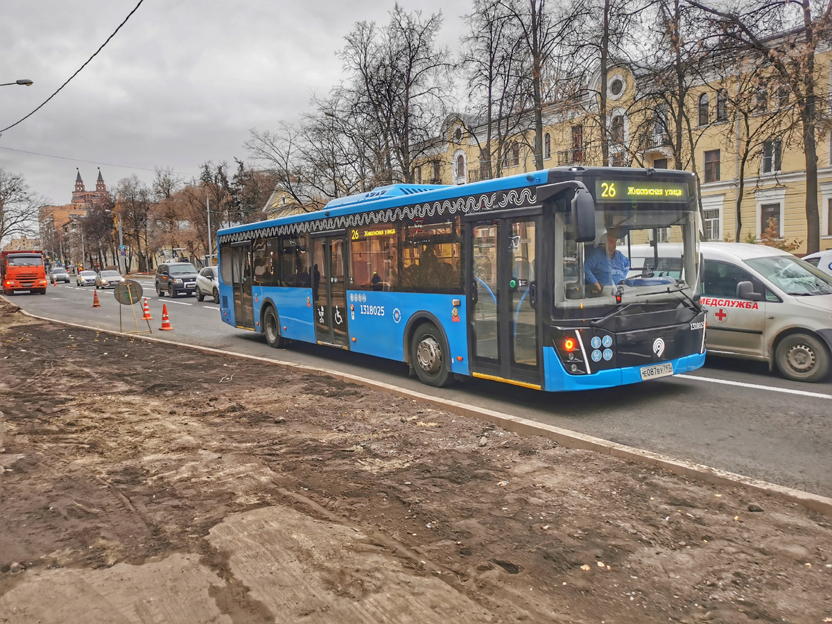 Автобус 1318025 ЛиАЗ-5292 на маршруте № 26. Улица Маршала Бирюзова.