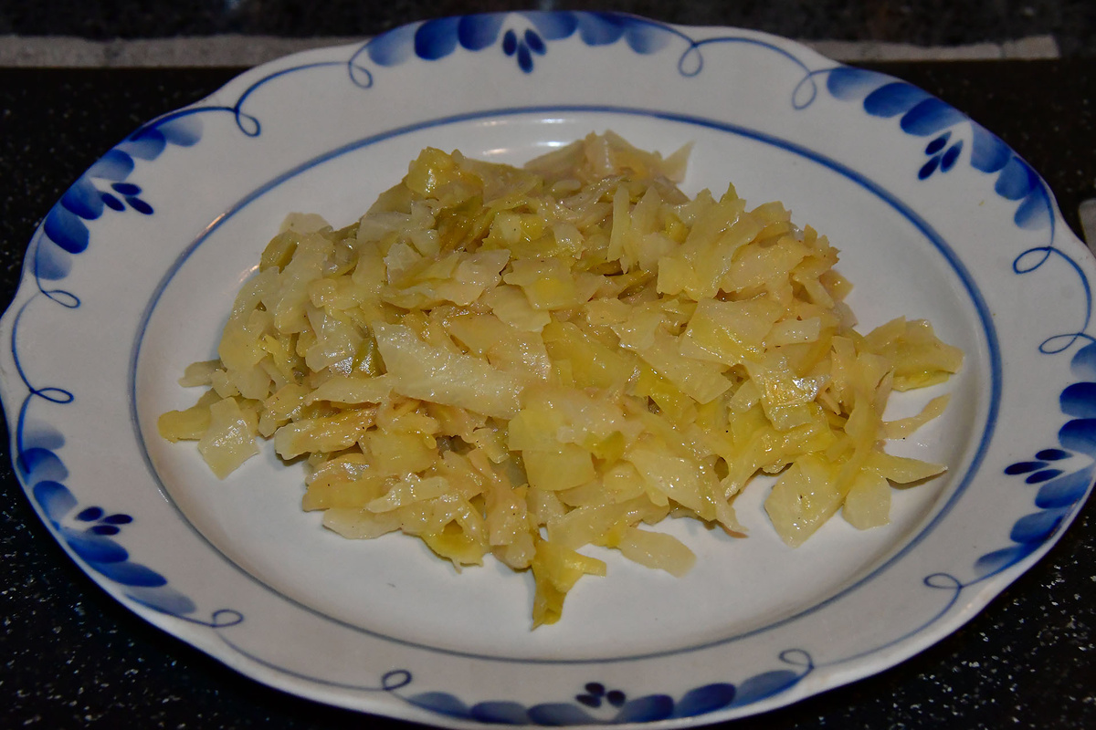 Капуста тушеная