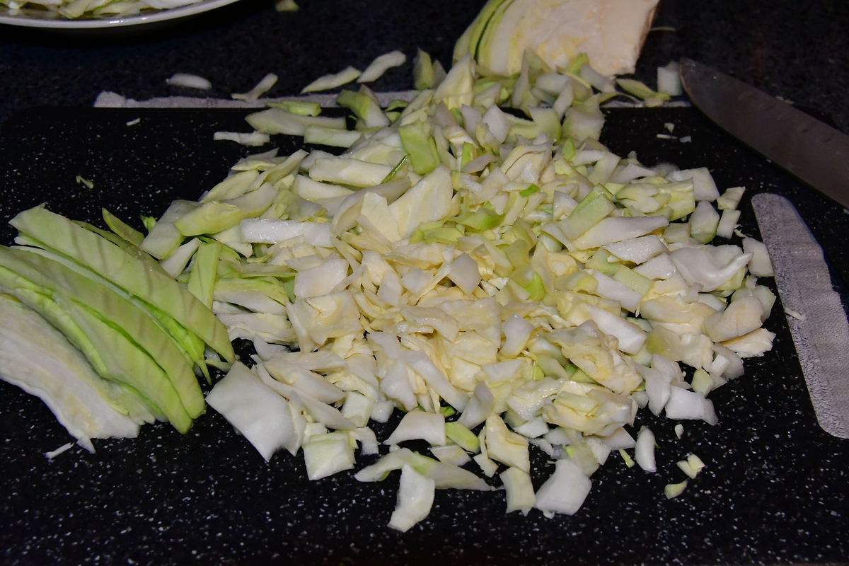 Нарезаем капусту