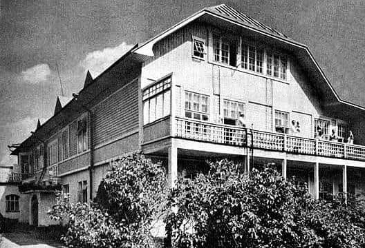 Оливия Лённ (1872 – 1966) Оливия Матильда (Виви) Лённ была первая женщина -  архитектор в Европе. Она училась в Тампере и была единственной женщиной на строительном факультете в 1896 году. 