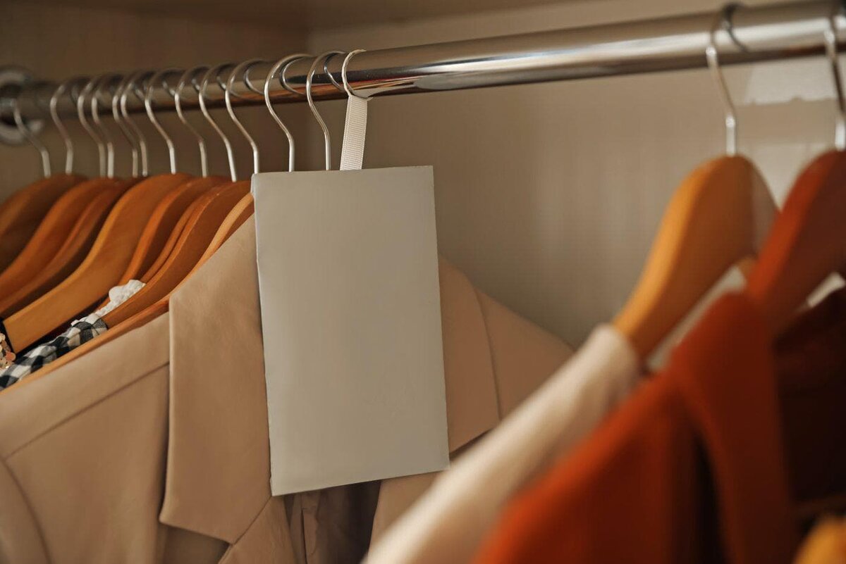    Лавандовое саше не только ароматизирует воздух, но и прогоняет моль.Shutterstock