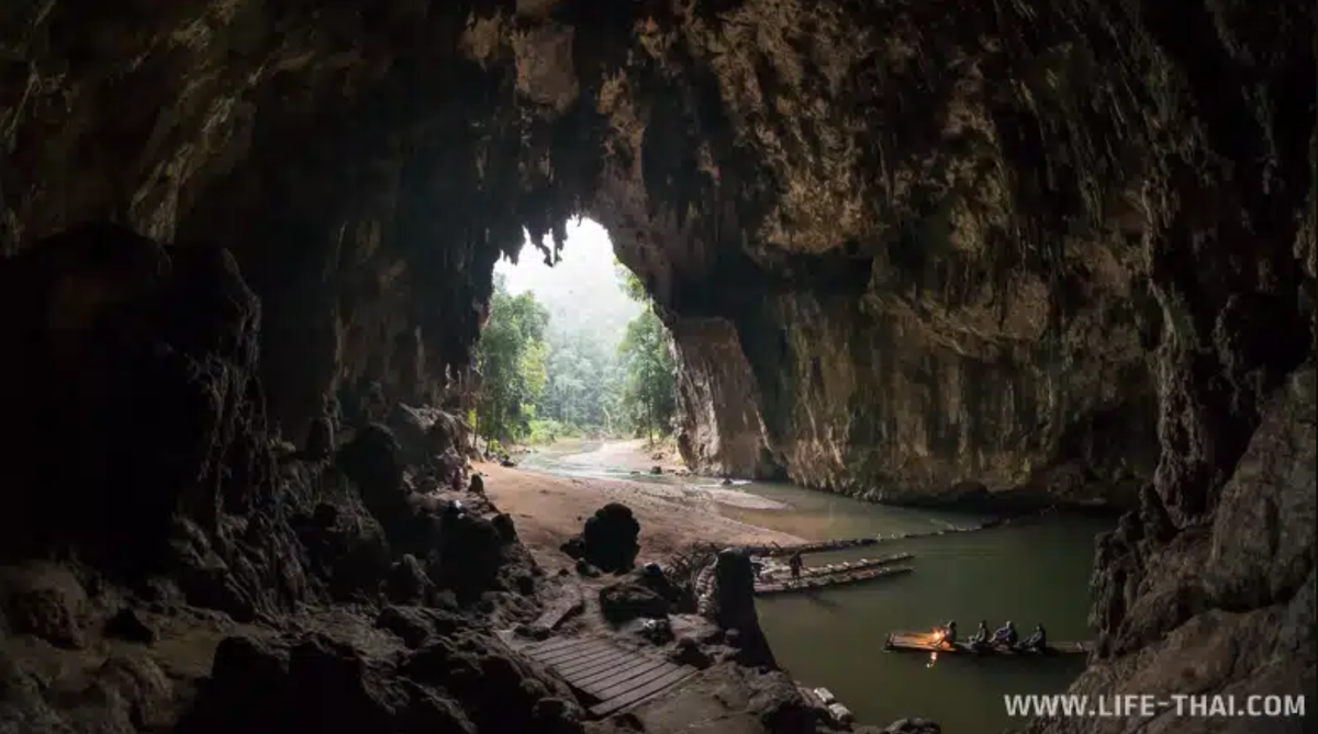 Источник: https://life-thai.com/peshhera-tham-lod/