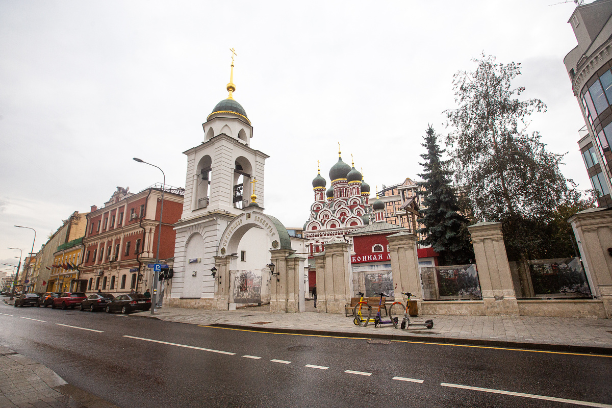 Храм Георгия Победоносца (Рождества Пресвятой Богородицы) в Ендове. Москва. Фото автора статьи (ещё 1 фото, листайте галерею)