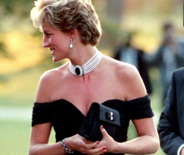    Леди Диана. Фото s0.tchkcdn.com