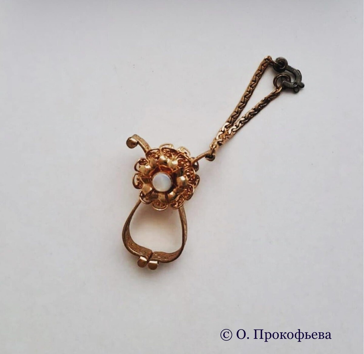 Держатель перчаток. 1950-е. США. Из собрания Ольги Прокофьевой 