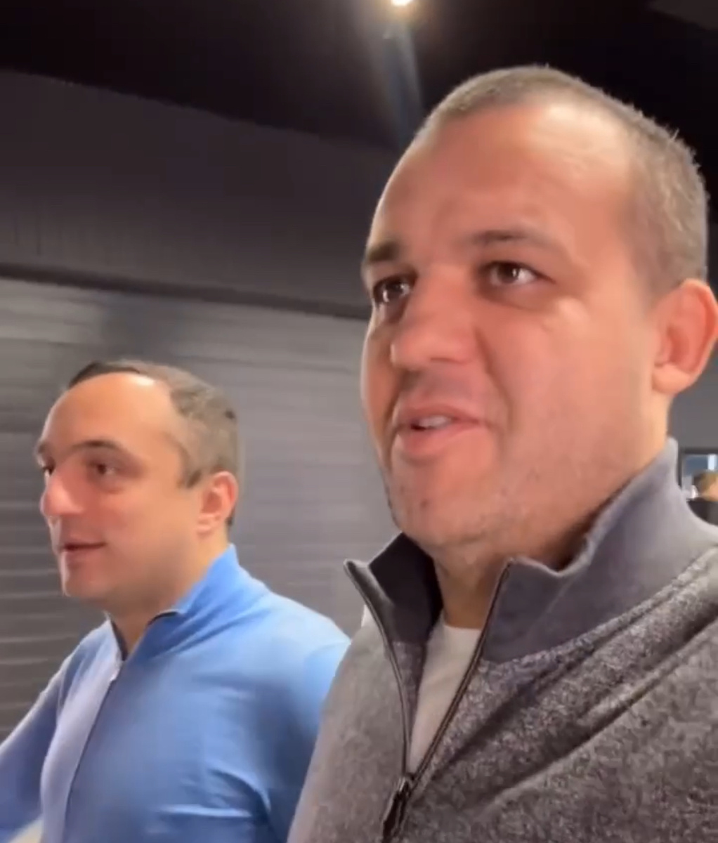 Кремлев с основателем компании, 50 процентов которой приобрел. Скриншот.