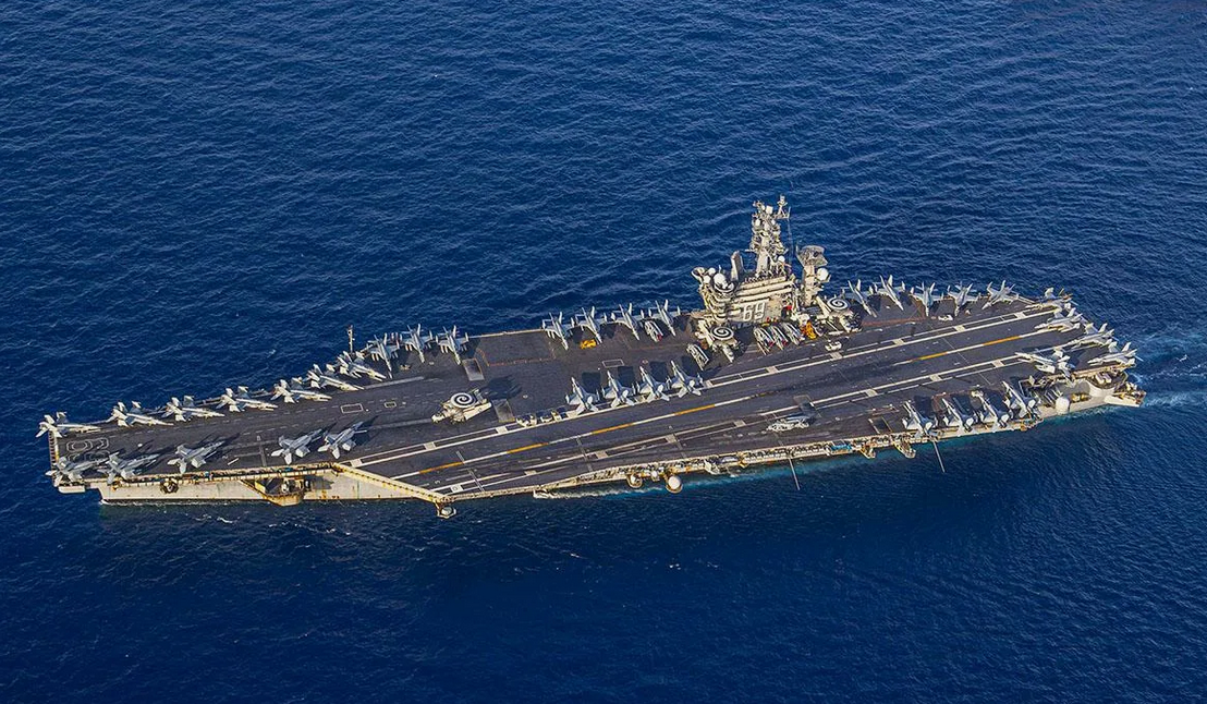 USS Dwight D. Eisenhower, второй корабль класса "Нимиц". Из-за атак на него в мае-июне 2024 года была на время прервана антихуситская операция "Страж процветания". Фото ВМС США