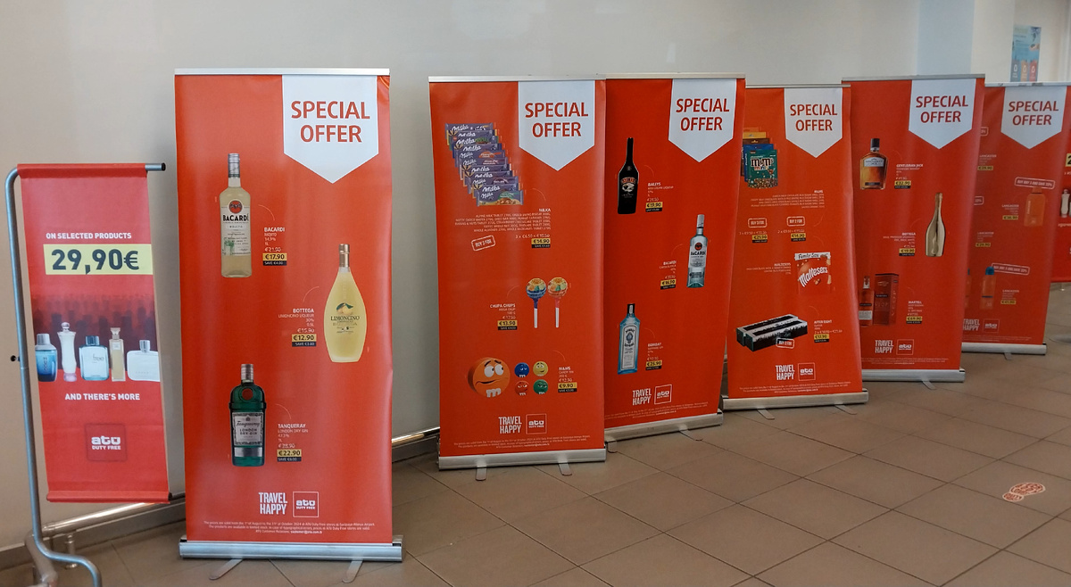 Реклама Duty Free начинается задолго до входа в магазин