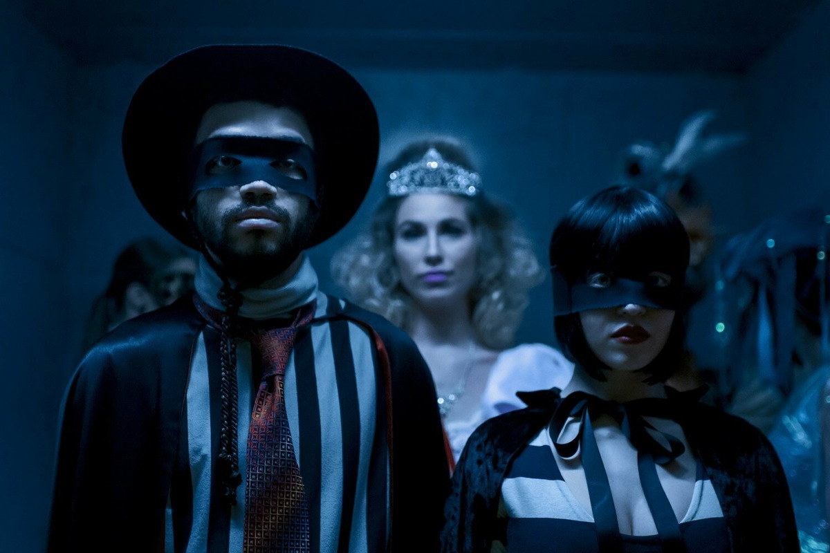 Вуайеристы (2021) The Voyeurs