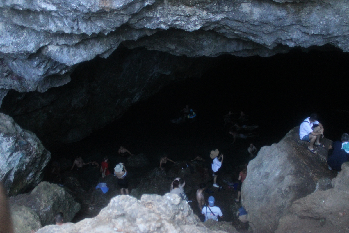 Вид на пещеру со смотровой площадки