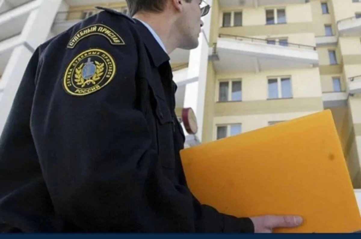    На Камчатке после вмешательства прокурора должник подарил дочери квартиру