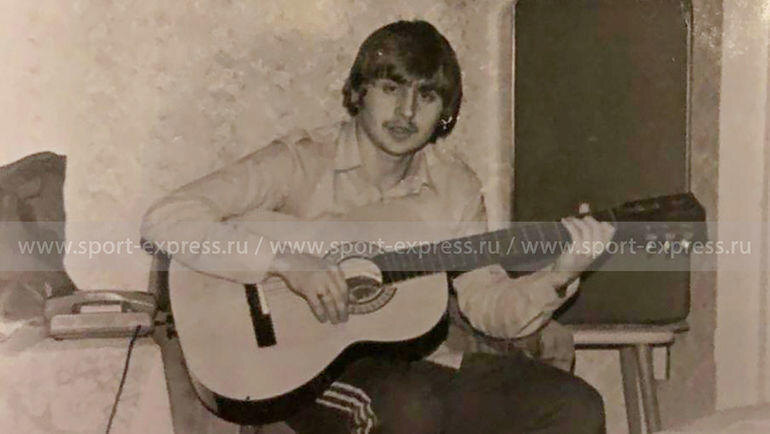 Федор Черенков, увлеченный "The Beatles", в школьном ансамбле играл на ударных