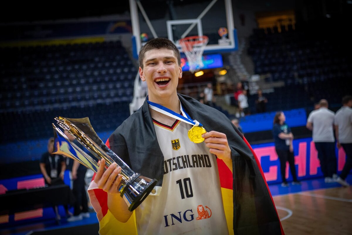 Иван Харченков выступает за сборную Германии