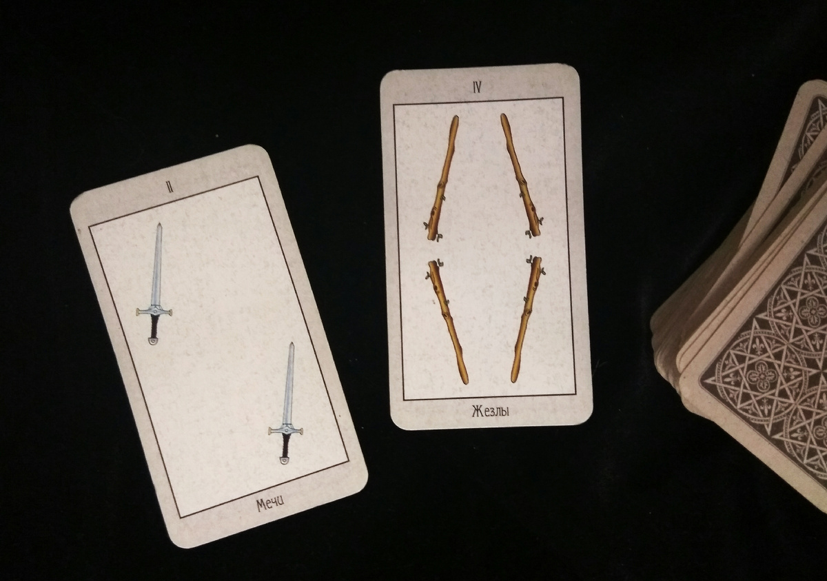 Таро для Раков на текущий месяц