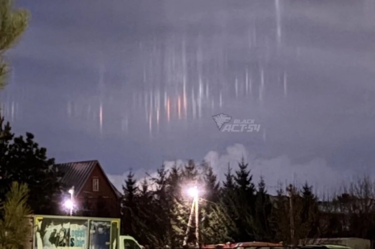    Редкий оптический эффект из вертикальных полос света замечен в Новосибирске