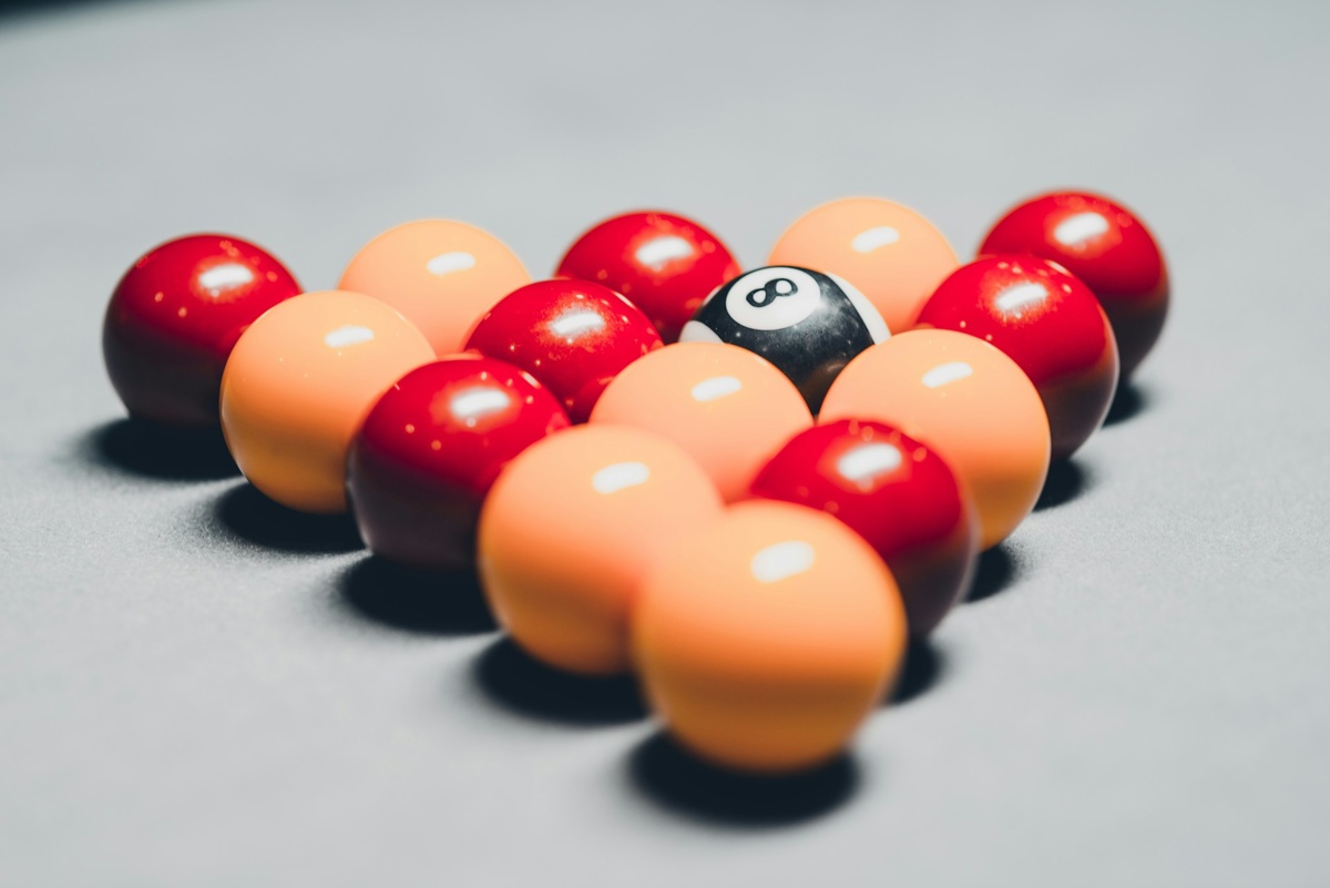 https://unsplash.com/photos/yellow-red-and-black-billiard-balls-t1V3U1NFTqM