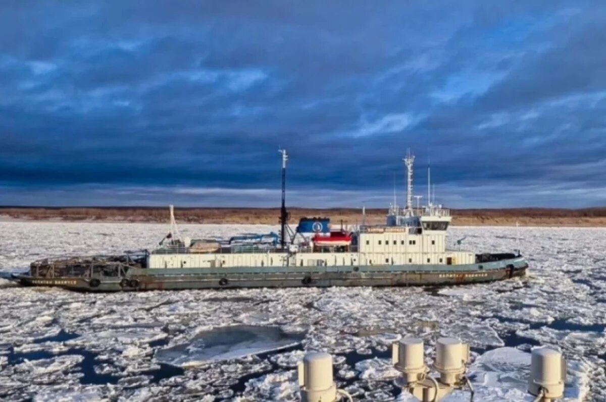    Работу паромной переправы Жатай - Техтюр приостановили в Якутске