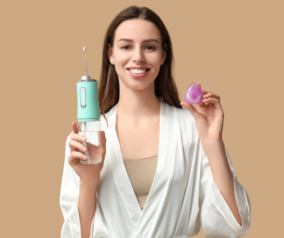 Здоровье полости рта во многом зависит от качественной гигиены. Мы все знаем, что чистка зубов щёткой — это важная часть ежедневного ухода. Однако для достижения идеальной чистоты межзубных промежутков одной щётки недостаточно.