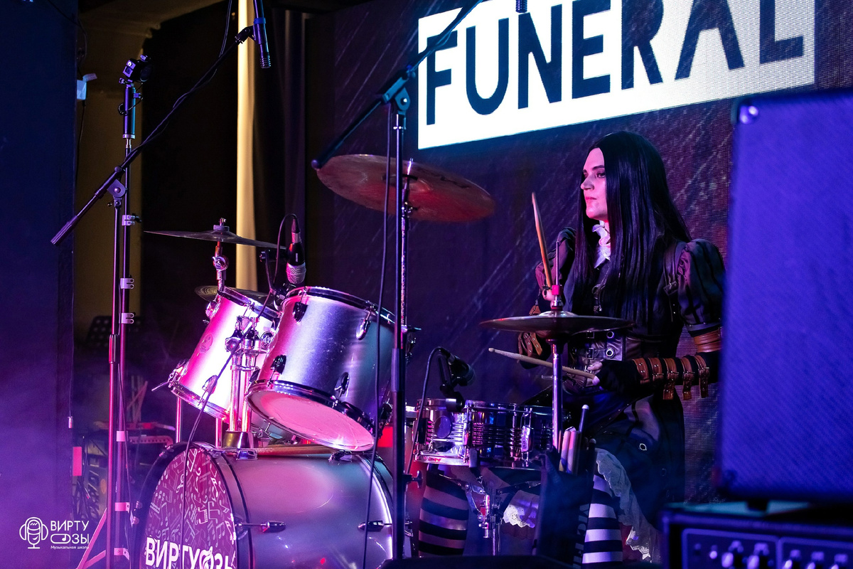 Рокфест. Источник: https://vk.com/virtuozy_nsk?z=album-29034533_307382741