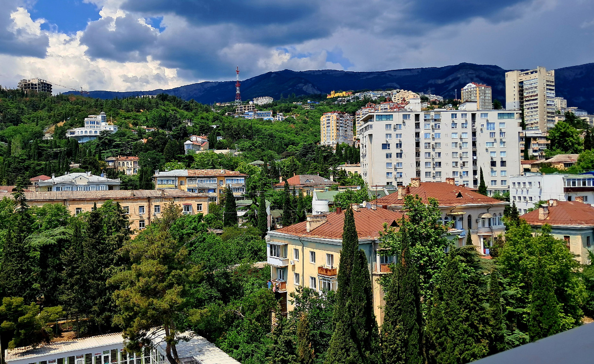 Вид на Ялту с Дома торговли