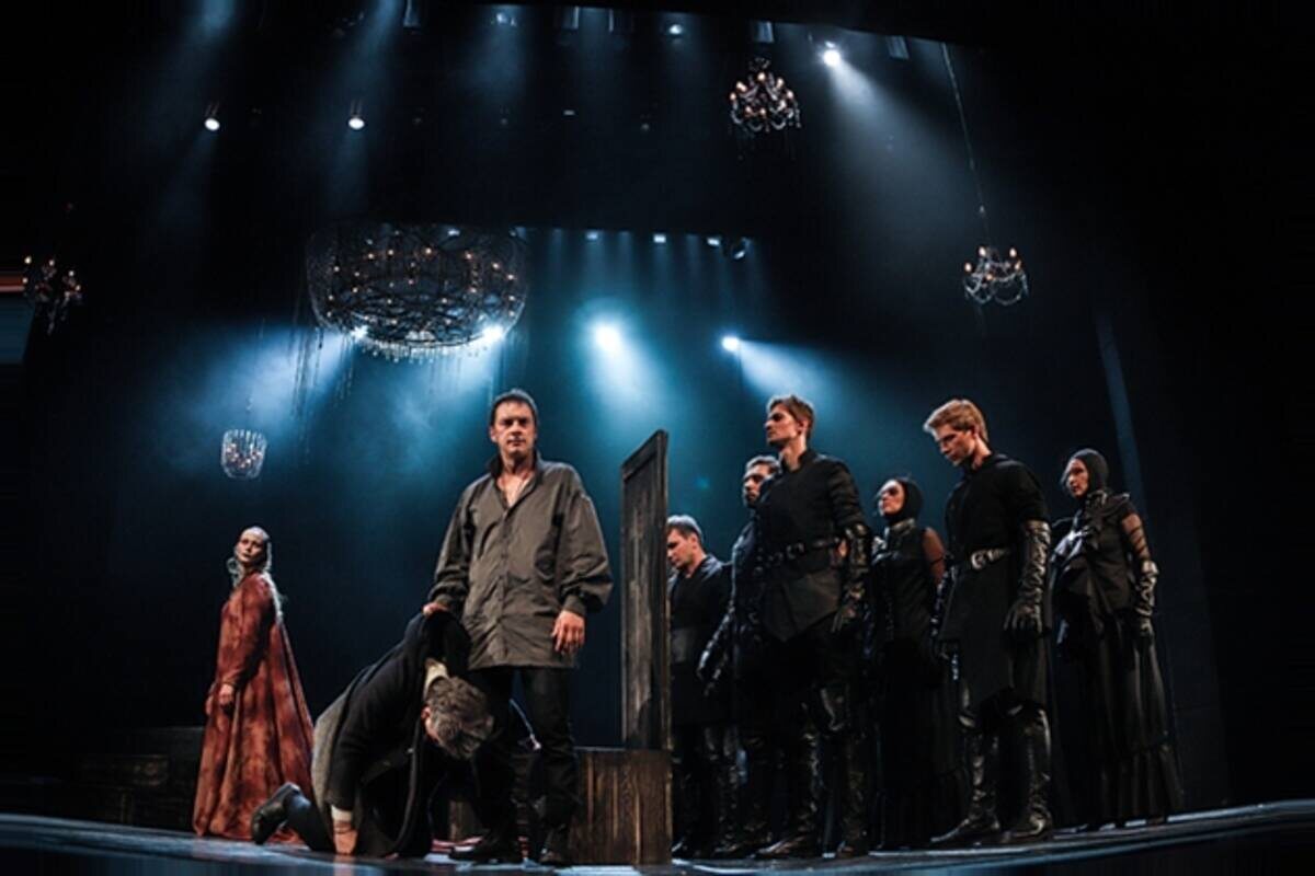    Фото: Спектакль «Испанская баллада» в тюменском драматическом театре