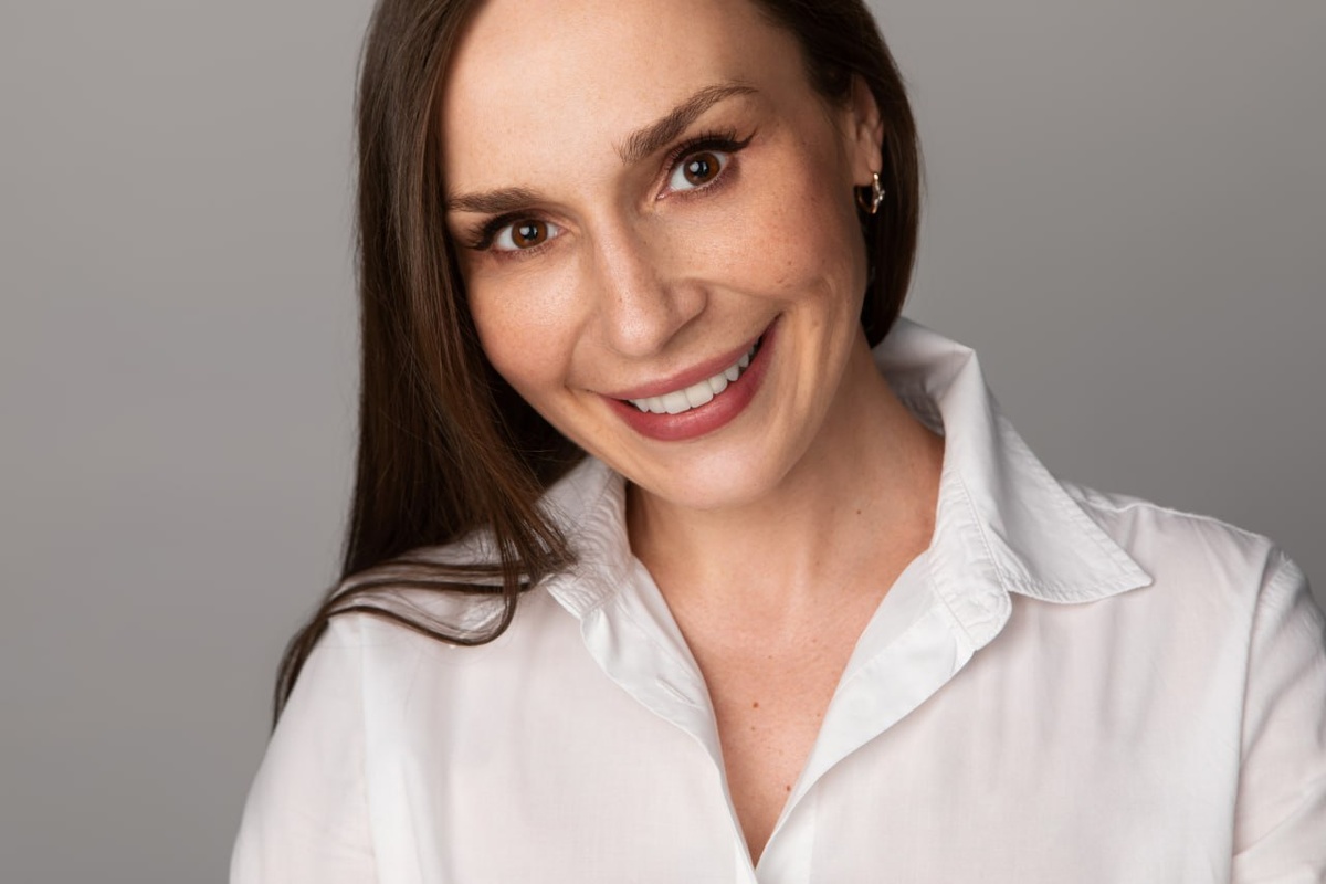 Керамические виниры максимально похожи на натуральные зубы.