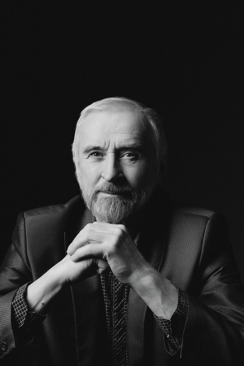 Виктор Штро