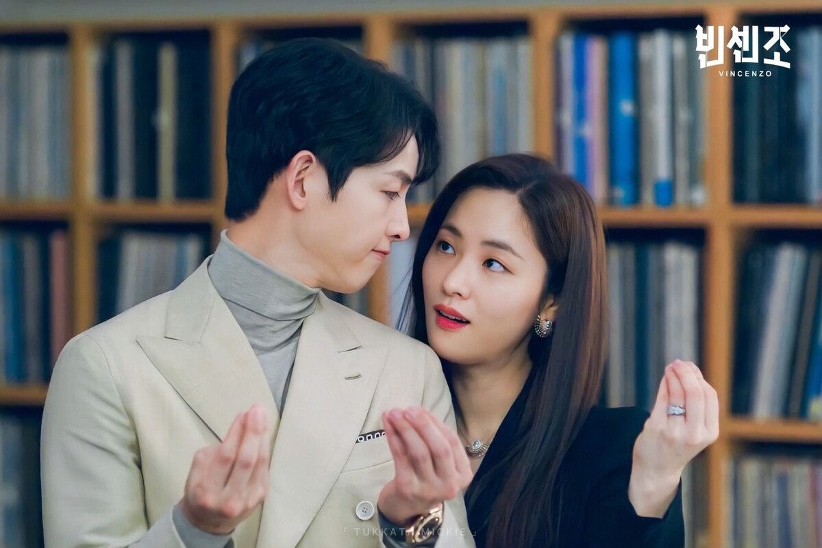 Добавим щепотку мяса в кастрюлю супа и зритель схавает? Именно, так, но можно добавить и вторую щепотку, тогда точно схавает. Проще говоря, перед вами "палец" по-корейски.