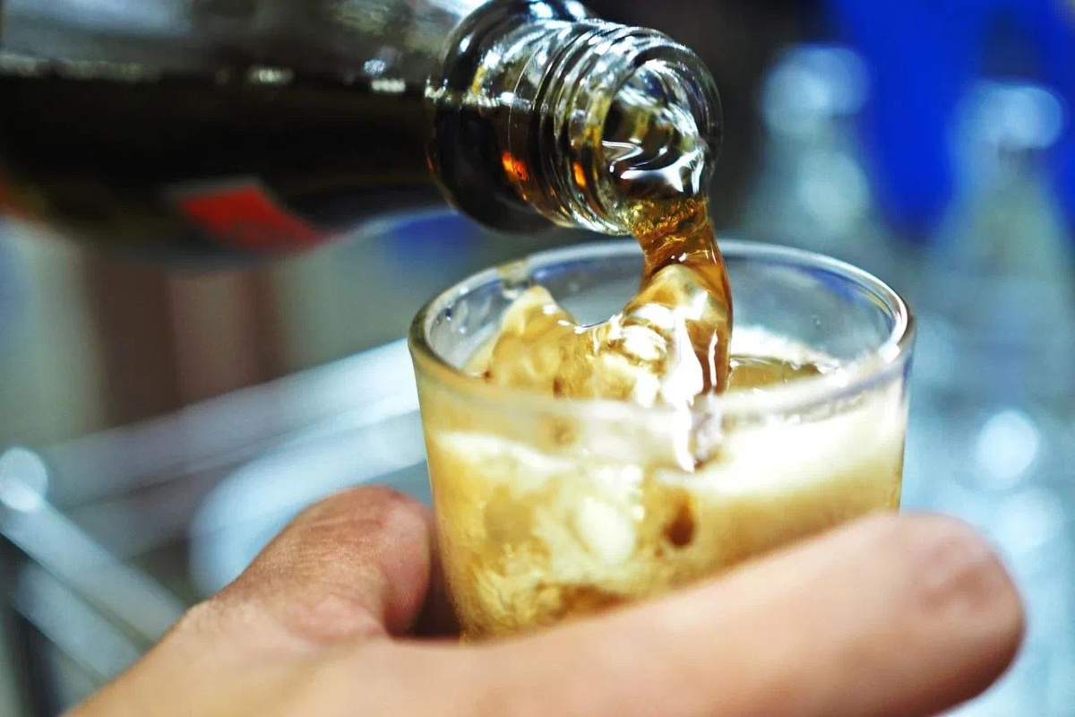 Цвет диетической колы такой же, как у классической колы.