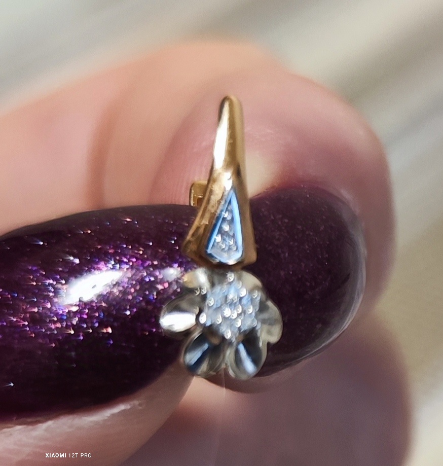 Серьги жёлтое золото с бриллиантами.