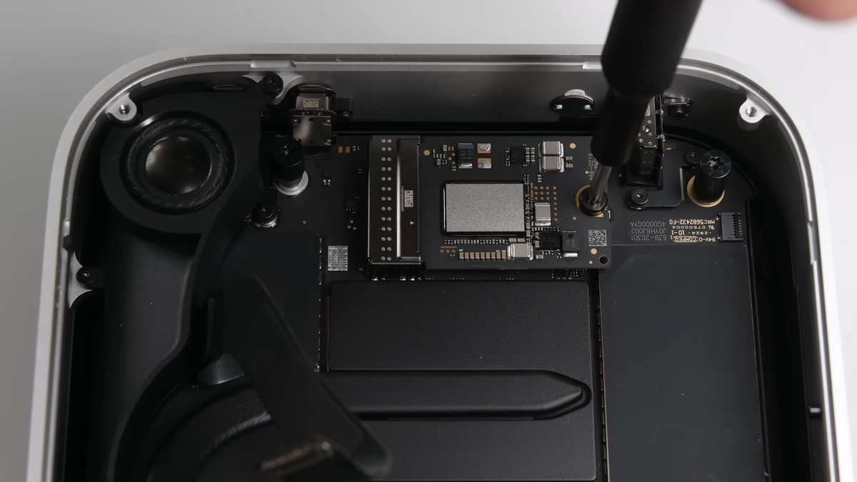    Новый Mac mini оказалось очень легко разбирать и чинить [ВИДЕО]