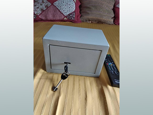 В Тверской области мужчина украл сейф с 800 тысячами рублей. Задержан