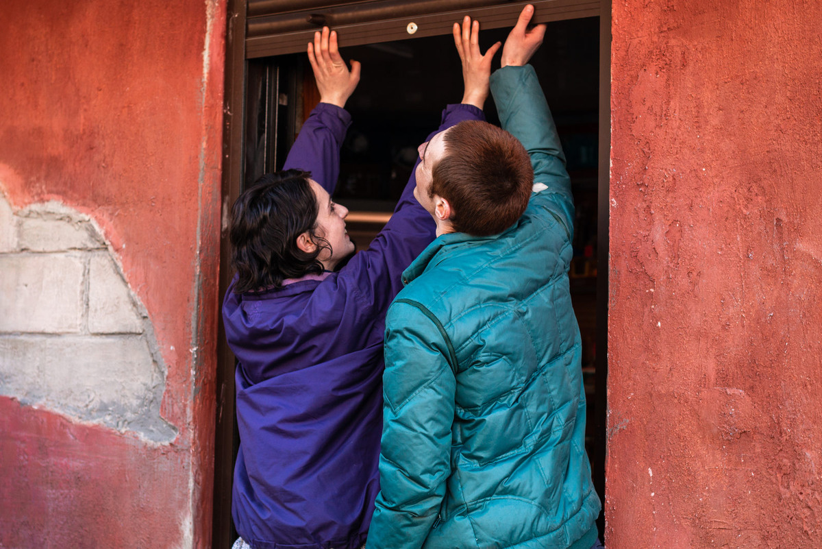 Семейный магазин все еще приносит небольшую прибыль