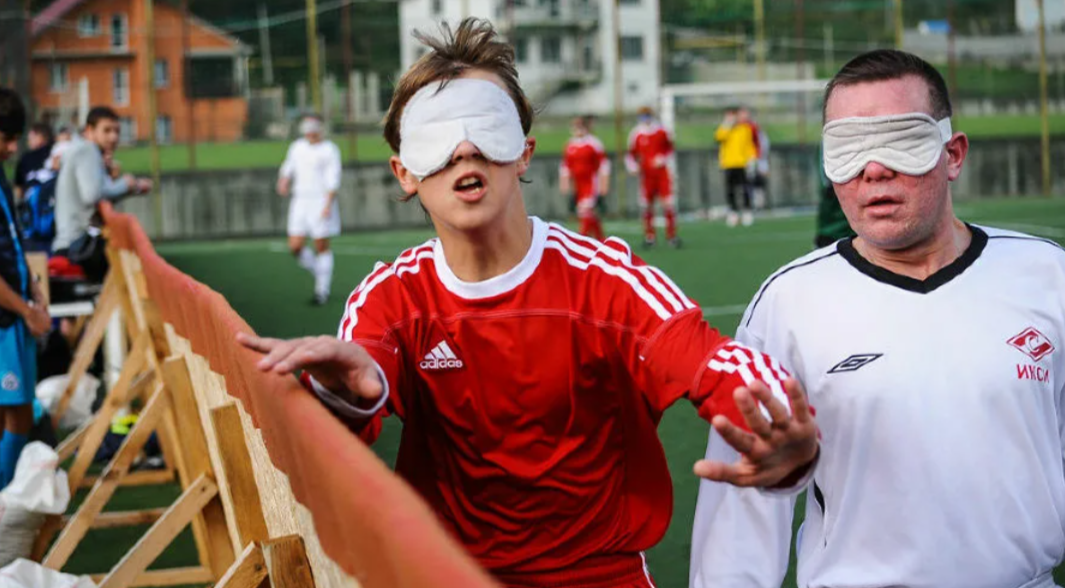 Еще есть маски с защитой переносицы, так как носы ломаются только в путь.