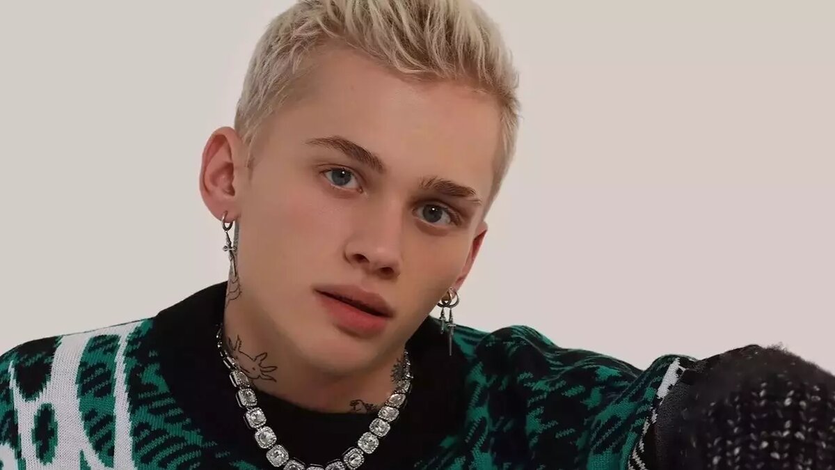     Источник: Даня Милохин ВК