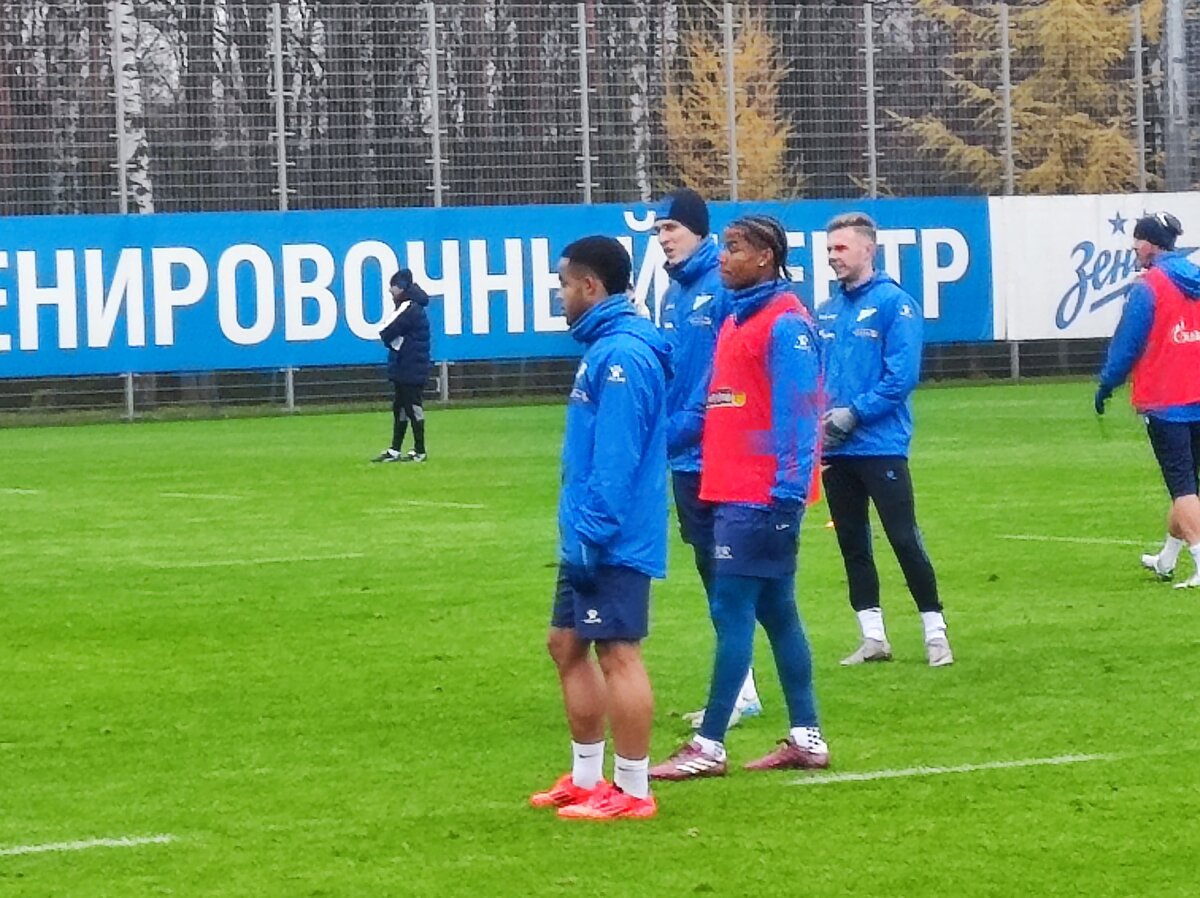    Сергей Семак: "Глушенков получит игровое время в Стамбуле"Алексей Андрианов