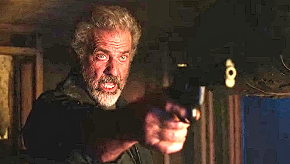 Режиссёру Дэвиду Генри всего 35, но он чётко знает: правильный Мэл Гибсон сегодня - это бородатый и усатый Мэл Гибсон! Толковый парень, этот Дэвид. Надеюсь, далеко пойдёт. 