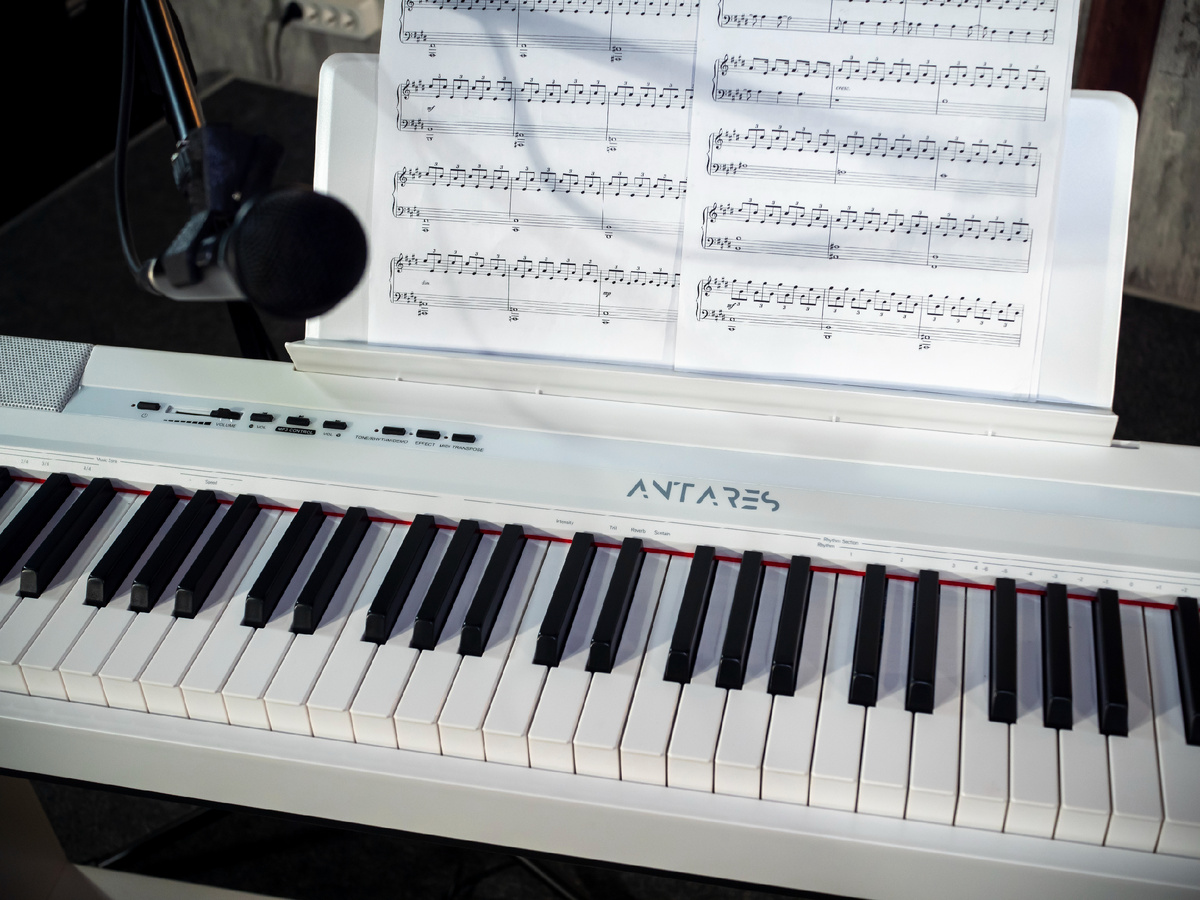 Цифровое фортепиано Antares