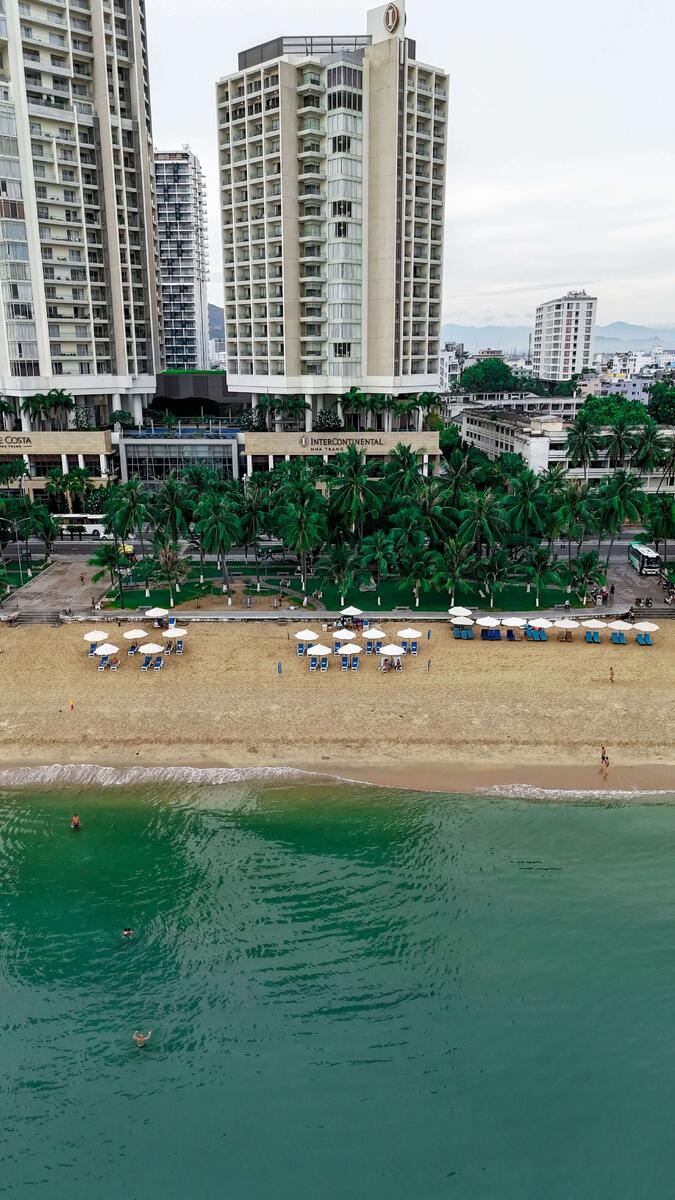 Пляж Нячанга напротив отеля InterContinental