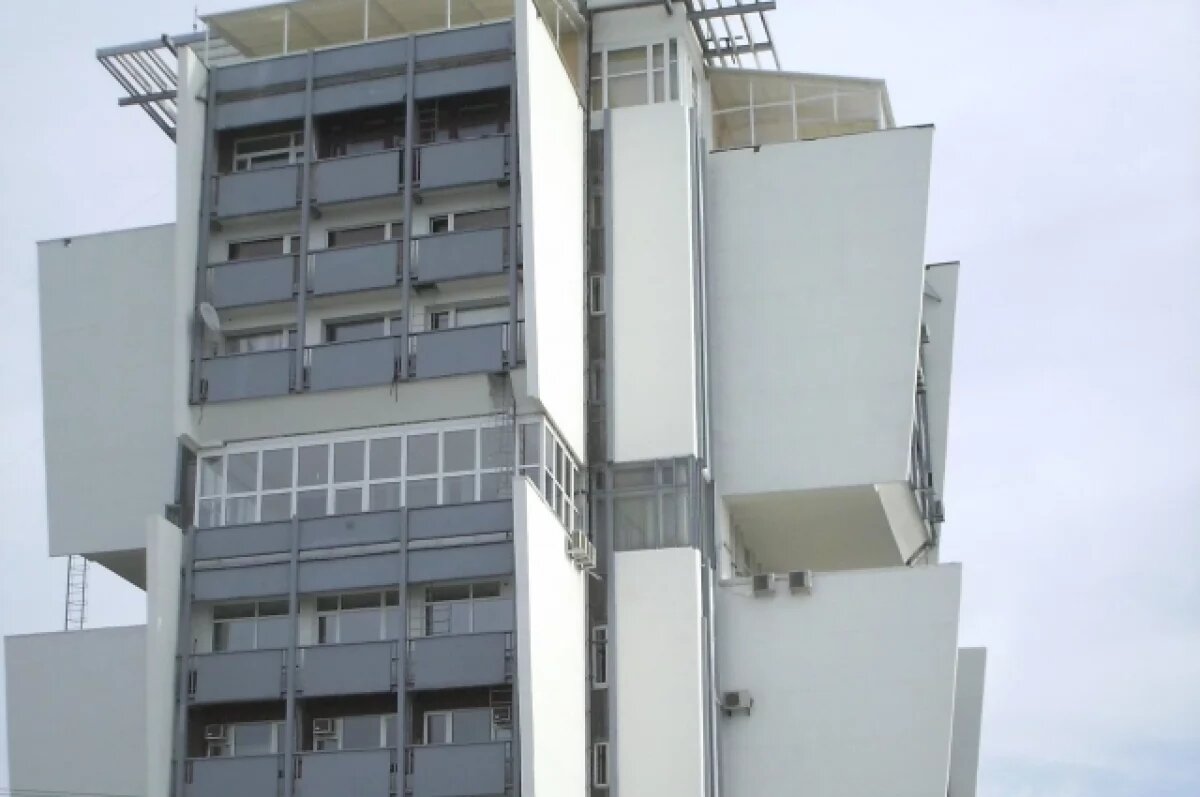    Ростовчане пожаловались на падающие камни с фасада речного вокзала