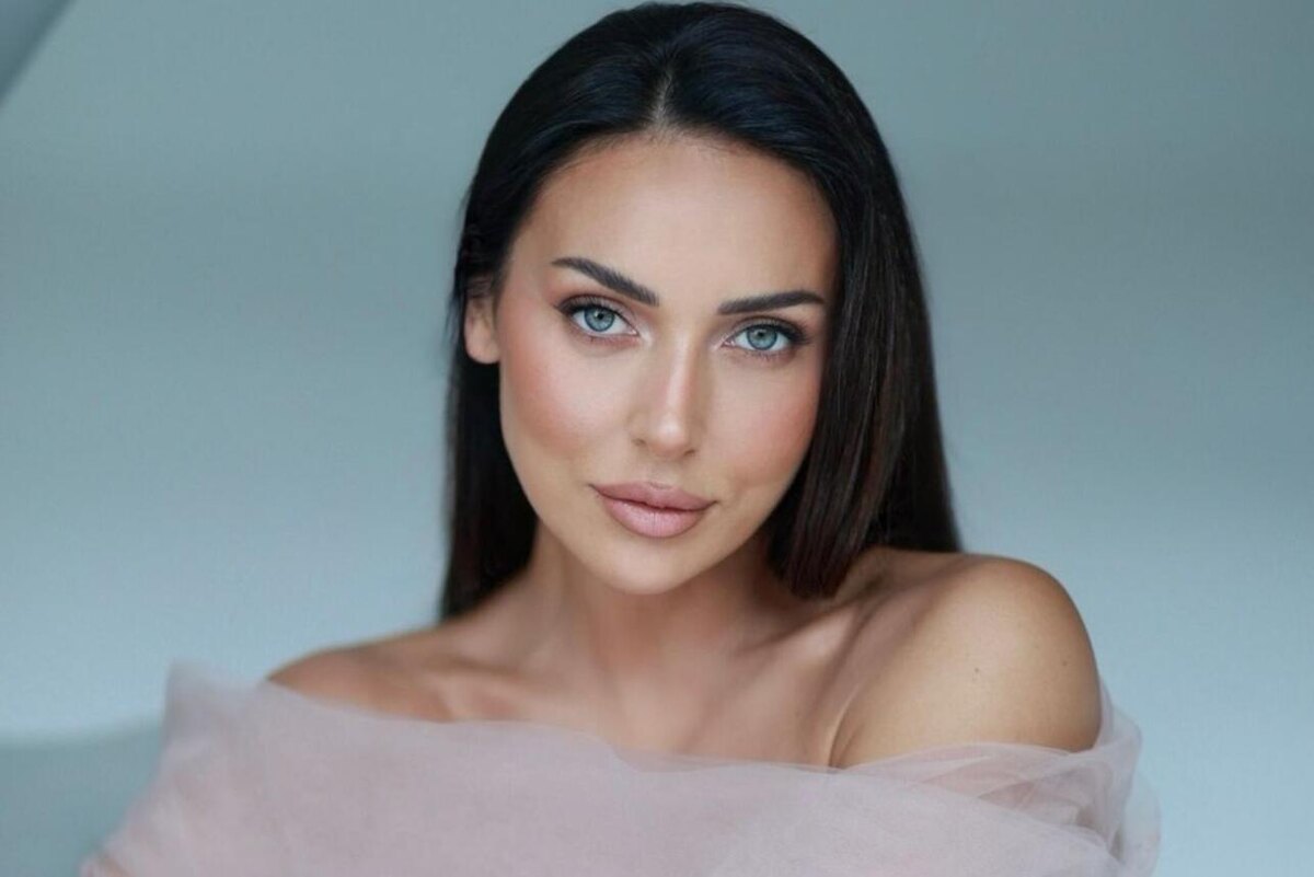    Певица Алсу Соцсети