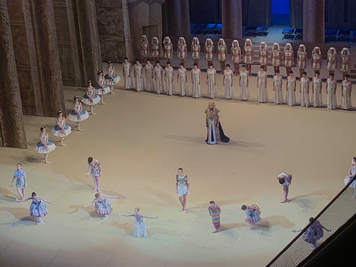 Поклоны после 2-ого акта.