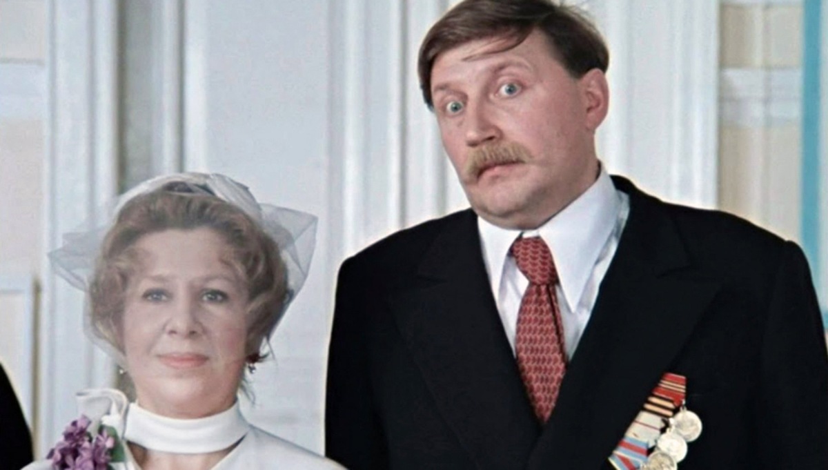 Кадр из комедии СССР Козакова «Покровские ворота»