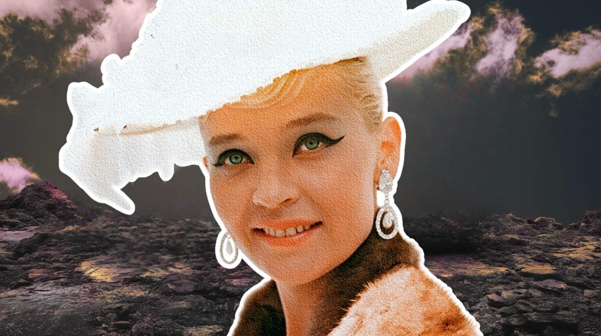 «Один мужчина назвал мой возраст красивым старением»: Угасающая кинозвезда Светлана Светличная – любительница молоденьких «жеребцов»