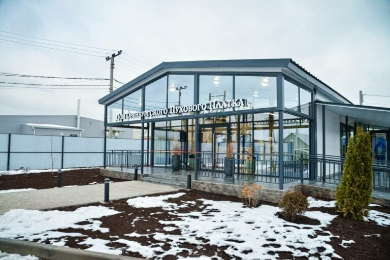    В Нежинке появился новый туристический объект — Дом оренбургского пухового платка Андрей Севостьянов