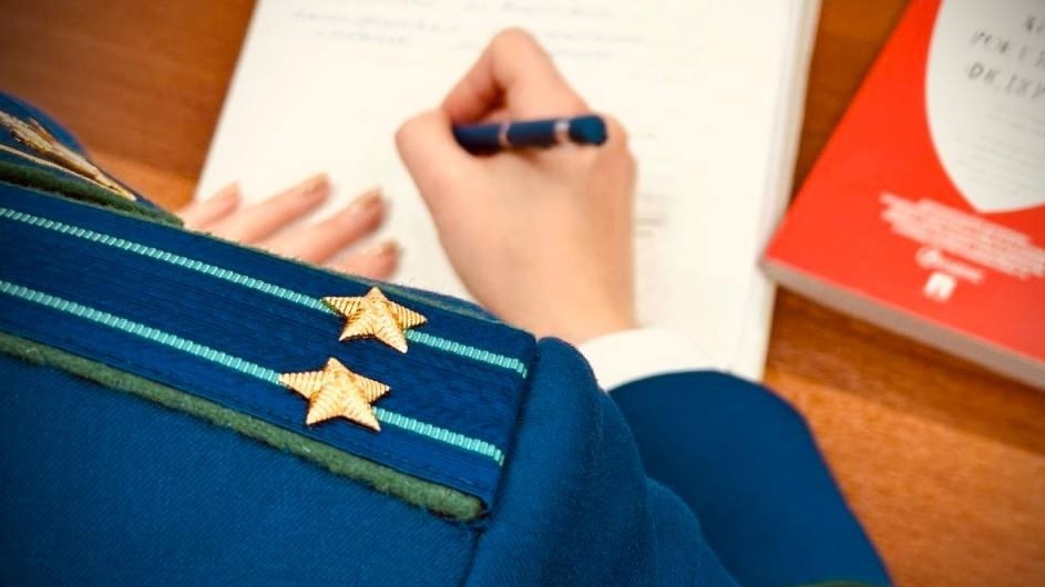    Директора нефтеюганского предприятия уволили за махинации с рабочим автомобилем