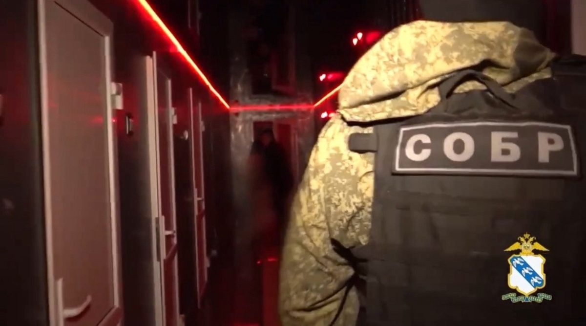    В Курске пресекли работу массажного салона, где занимались проституцией