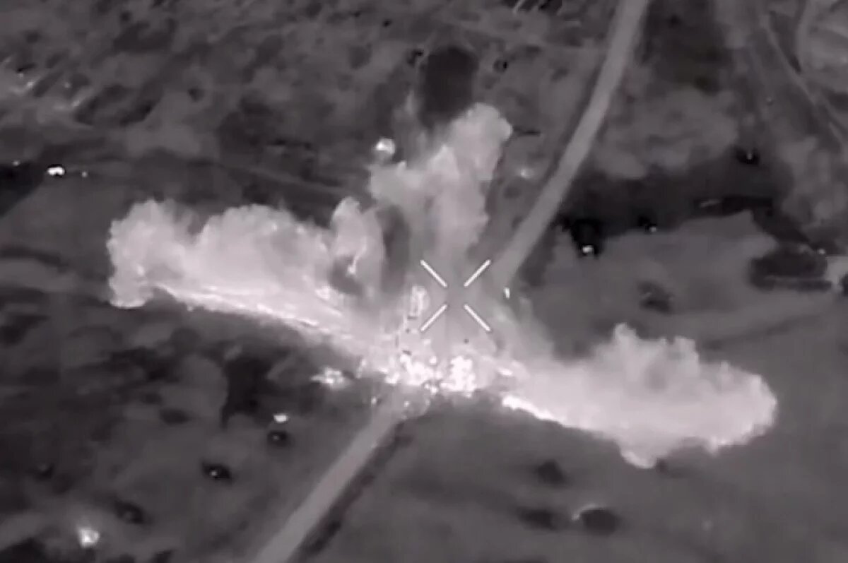    Появились кадры удара по мосту снабжения ВСУ в Курахове